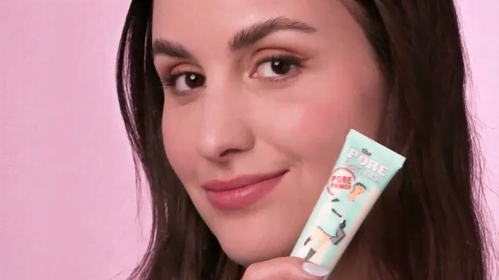 Benefit Cosmetics España - ¡Haz desaparecer los poros como por arte de magia! Usa The POREfessional