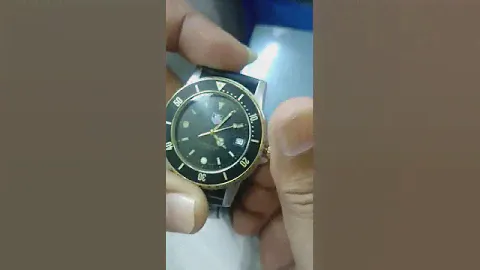 TAG HEUER PROFESSIONAL 200 METERS DATE