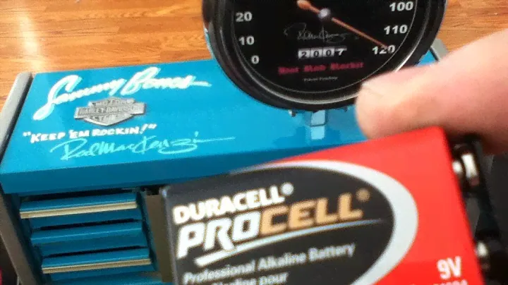 Best Guitar Pedal Battery is Duracell Procell Guitar Tech Sammy Bones