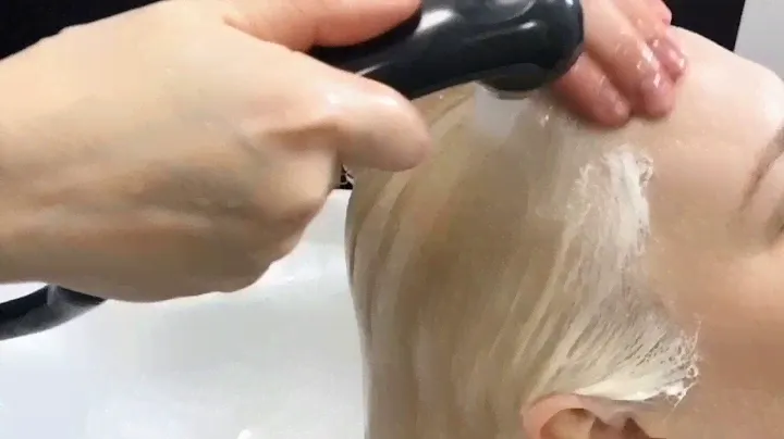 T-LAB Professional Premier Noir Receipt for a Magnificent Hair Colour