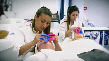 Pratique professionnelle en soins esthétiques – Cours Pro à l'école Edith Tagnon