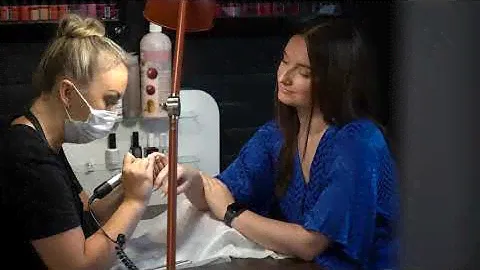 ВЫПУСК 20. Лечебный педикюр Clearance и коррекция ногтей гелем