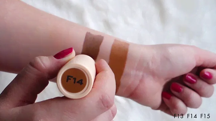 Makeup Revolution – Fast Base Stick Foundation F13 F14 F15