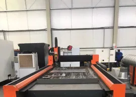 станок Unimach LaserCut Professional M2 волоконный лазерный